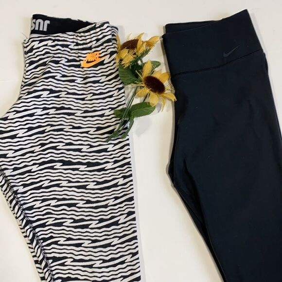 Bundle Of 2 Nike Leggings 7/8 &‎ Ankle Length Black Solid & Zebra Animal Print M - Picture 1 of 9